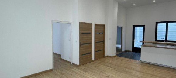 Building in Bethune, France No. 66827 6