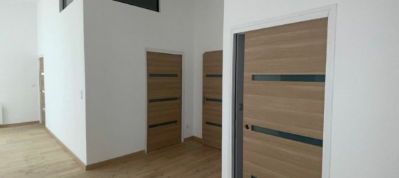 Building in Bethune, France No. 66827 4