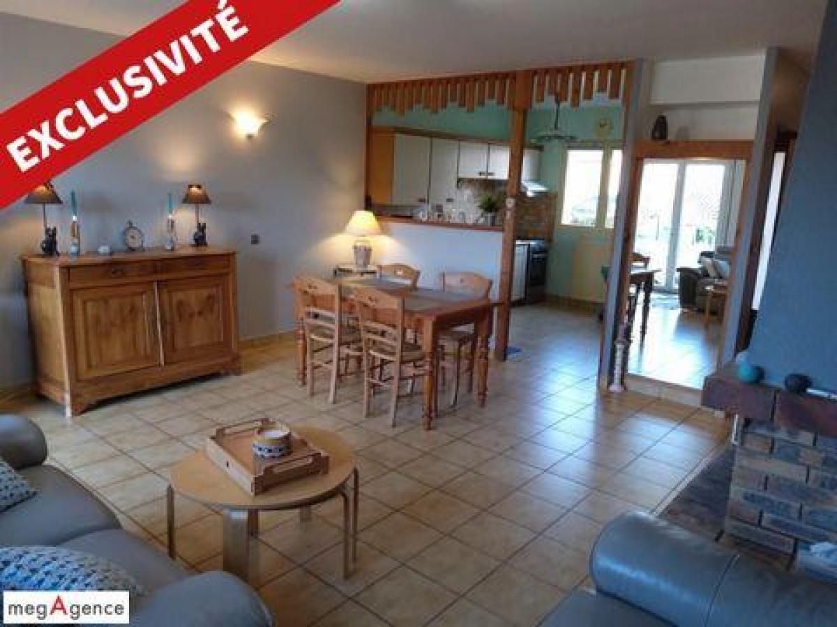 Casa de 3 dormitorios en Cholet, France No. 26730