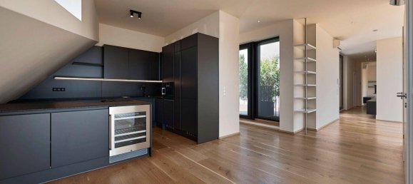 4-Zimmer Doppelhaus in Alsergrund, Austria, Nr. 114135 10