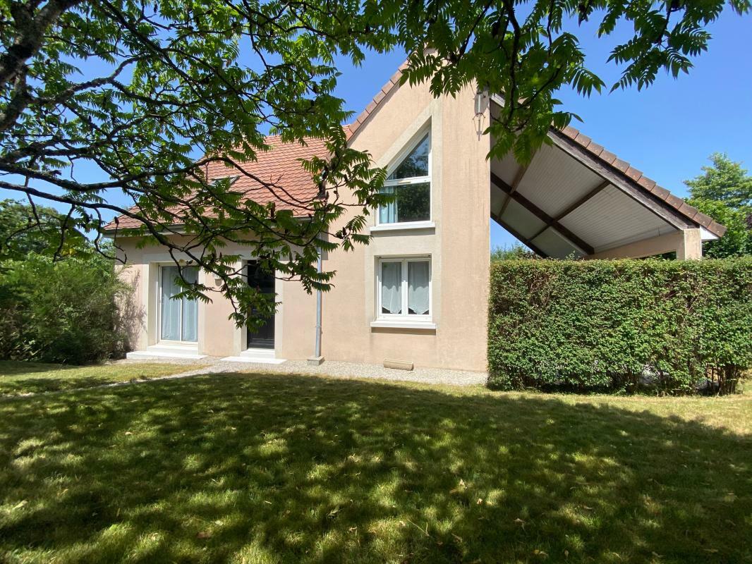 Casa de 4 dormitorios en Sarthe, France No. 283651