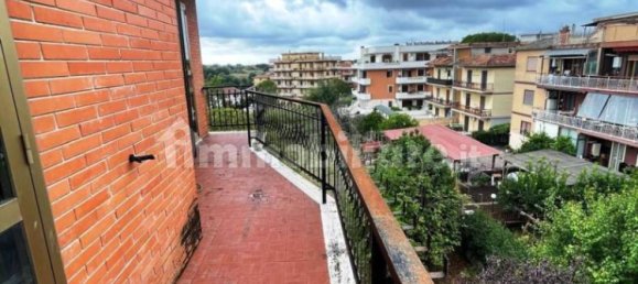 3 bedrooms Apartment in Rome, Italy No. 333644 10