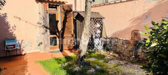 Apartamento de 2 dormitorios en Santa Luce, Italy No. 214287 2