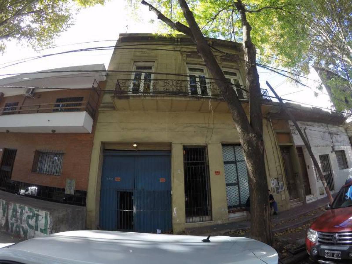 590m² Commercial property in Buenos Aires, Argentina No. 105328
