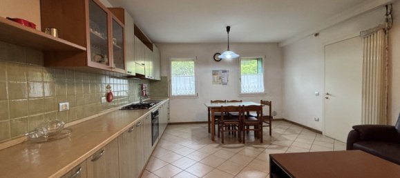 3 rooms House in Creazzo, Italy No. 351452 15