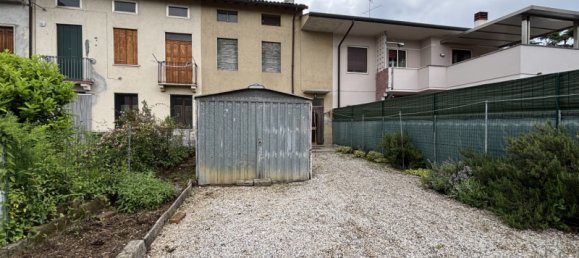 3 rooms House in Creazzo, Italy No. 351452 4