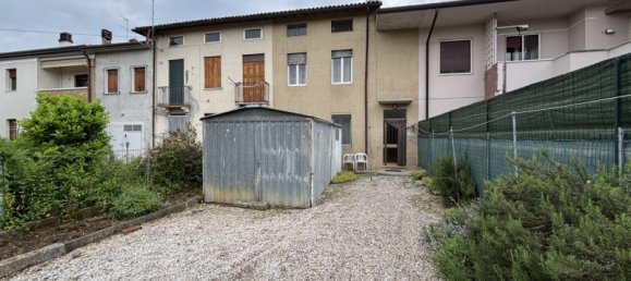 3 rooms House in Creazzo, Italy No. 351452 2