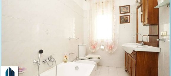 4 bedrooms Apartment in Messina, Italy No. 317699 19