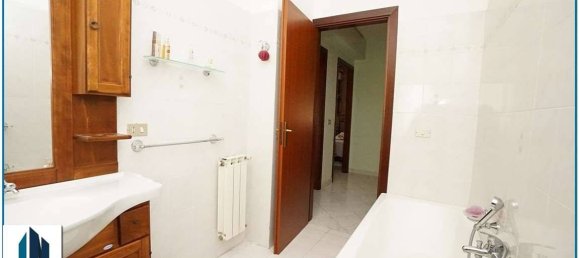 4 bedrooms Apartment in Messina, Italy No. 317699 20