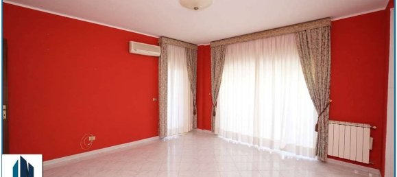 4 bedrooms Apartment in Messina, Italy No. 317699 8