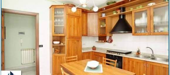 4 bedrooms Apartment in Messina, Italy No. 317699 5