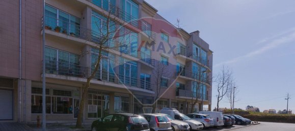 140m² Commercial property in Aveiro, Portugal No. 76215 10