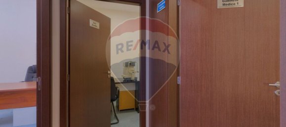 140m² Commercial property in Aveiro, Portugal No. 76215 15