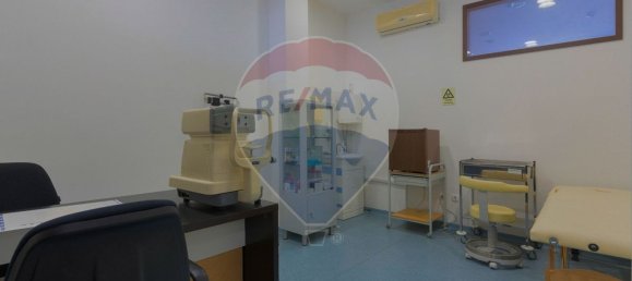 140m² Commercial property in Aveiro, Portugal No. 76215 16