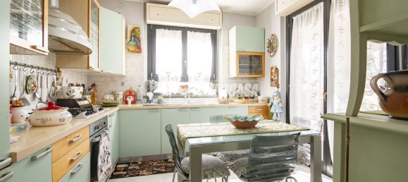 Apartamento de 2 dormitorios en Senago, Italy No. 223071 3