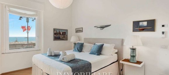 3 bedrooms Penthouse in Viareggio, Italy No. 271943 19