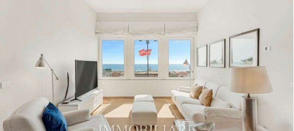 3 bedrooms Penthouse in Viareggio, Italy No. 271943 14