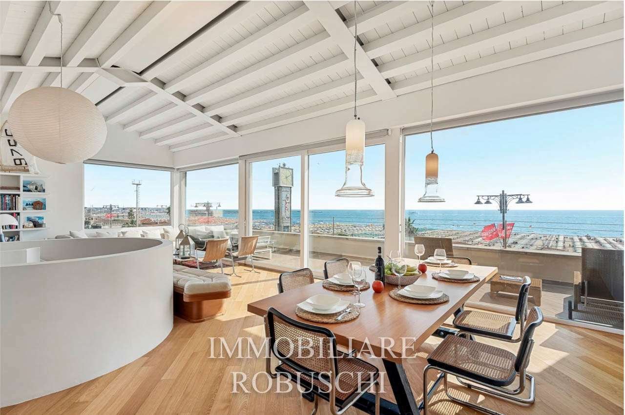 3 bedrooms Penthouse in Viareggio, Italy No. 271943
