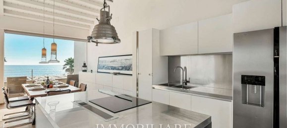 3 bedrooms Penthouse in Viareggio, Italy No. 271943 10