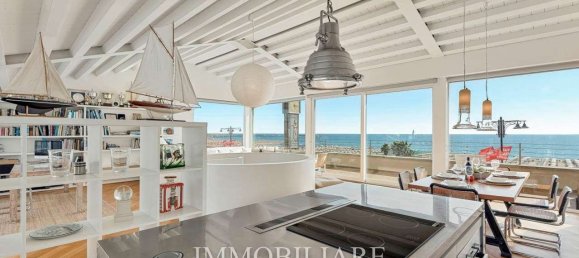 3 bedrooms Penthouse in Viareggio, Italy No. 271943 15