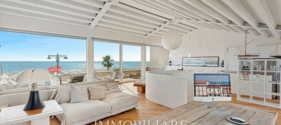 3 bedrooms Penthouse in Viareggio, Italy No. 271943 9