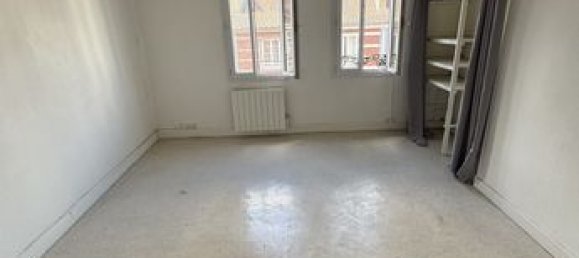 Studio in Rouen, France No. 356432 2