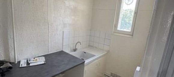 Studio in Rouen, France No. 356432 3