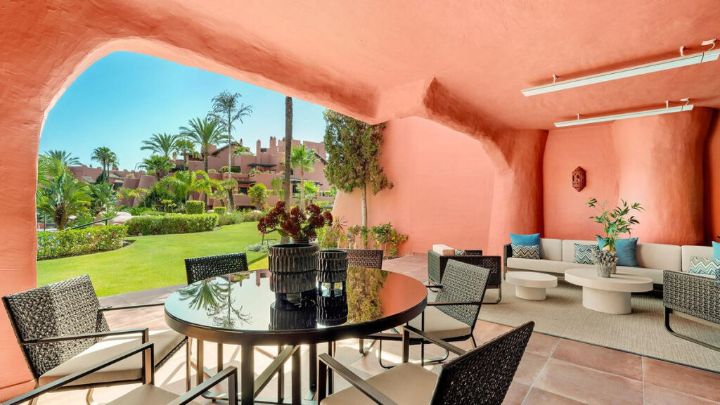 3 bedrooms Apartment in Estepona, Spain No. 132483