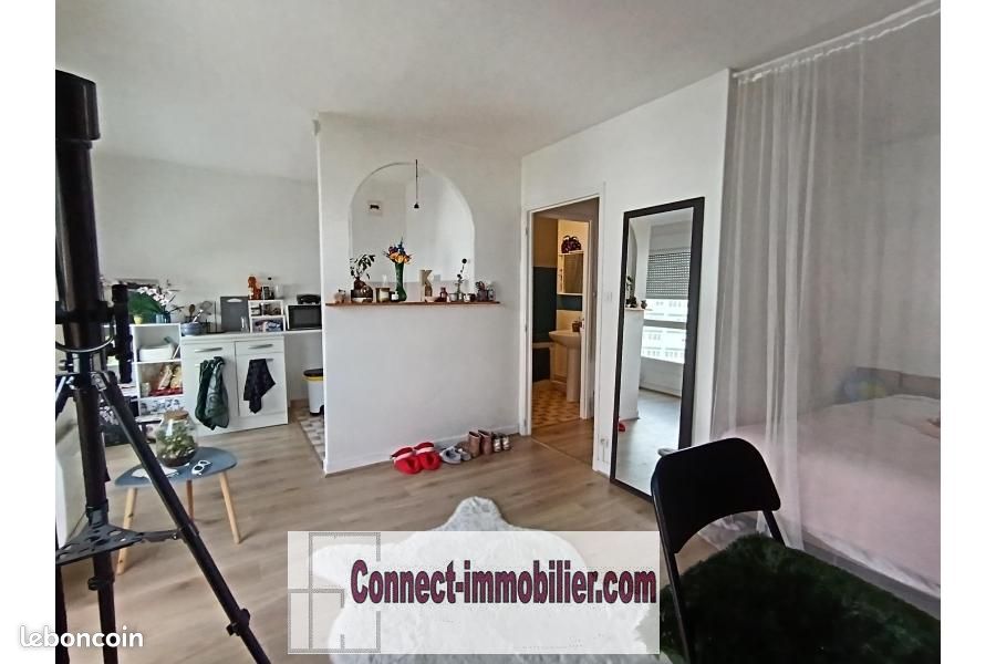 Studio in Cambrai, France No. 238100