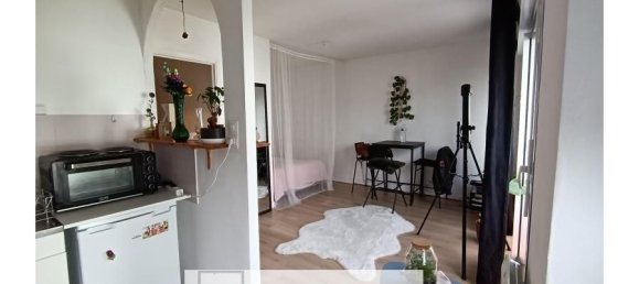 Studio in Cambrai, France No. 238100 2