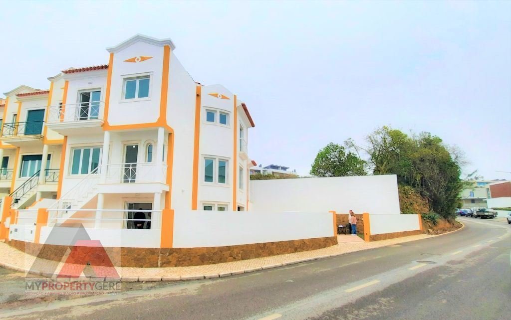 3 bedrooms Townhouse in Ericeira, Portugal No. 151417