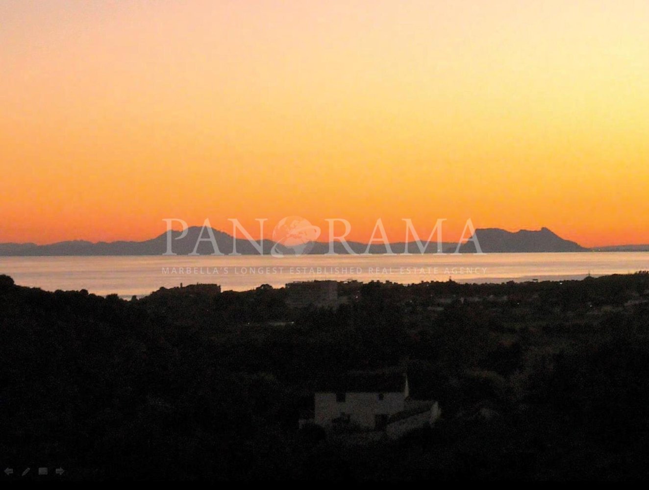  Land in Estepona, Spain No. 25696