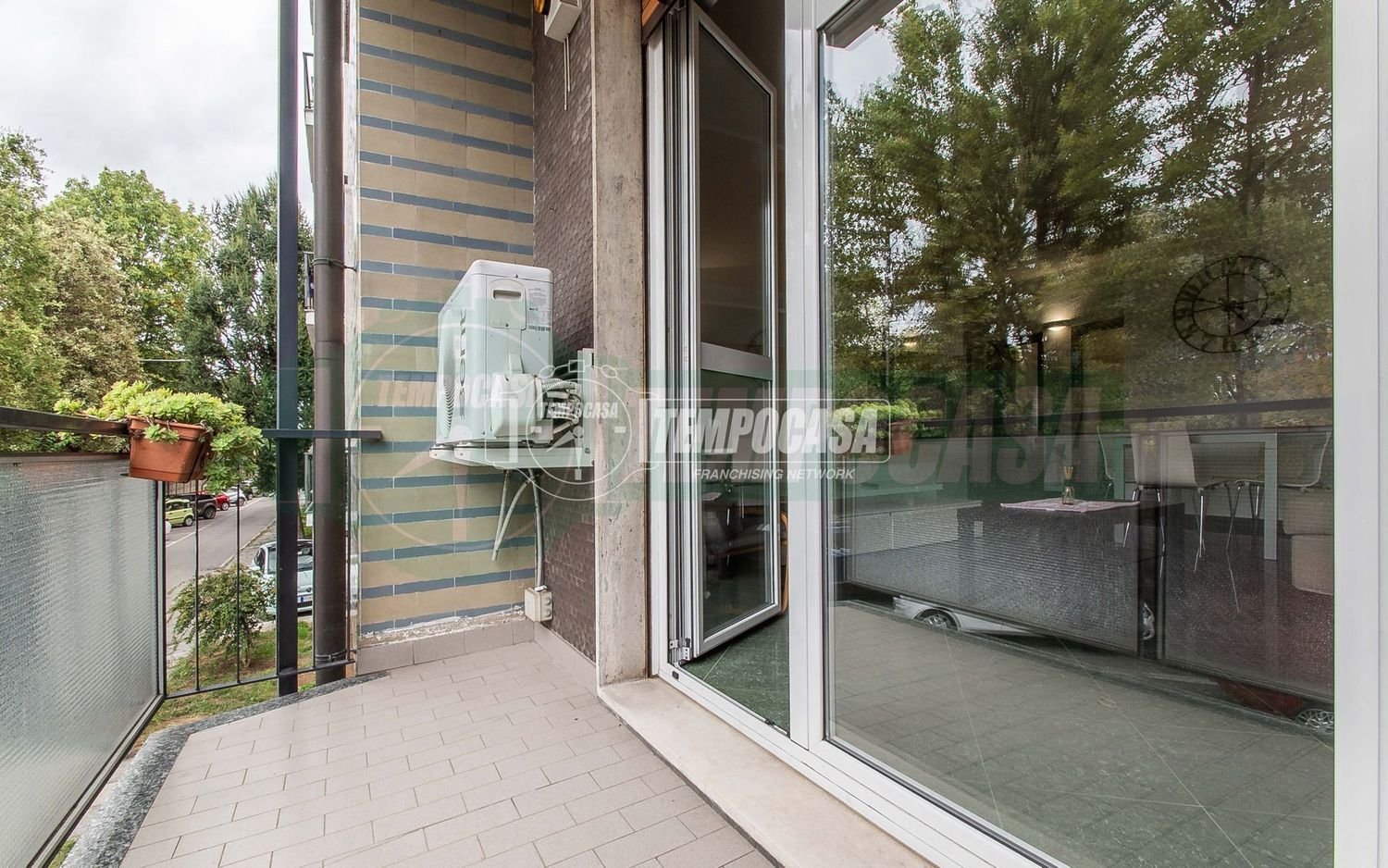 2 rooms Apartment in Lainate, Italy No. 122323