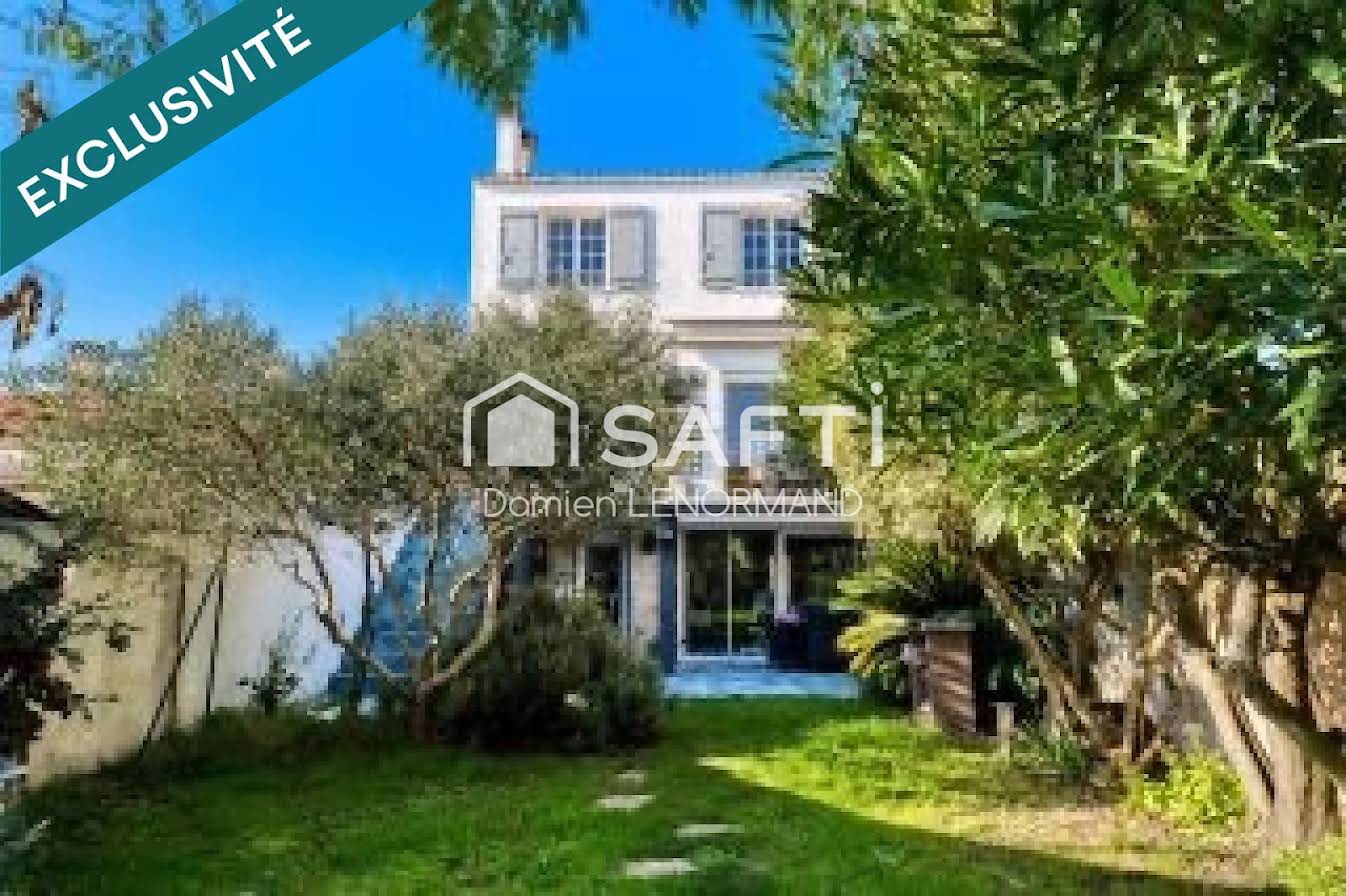 3 bedrooms House in Saint-Pierre-d'Oleron, France No. 95526