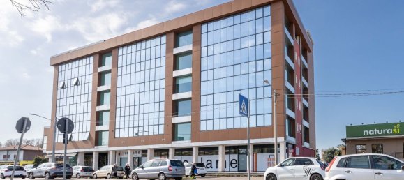 Escritório em Tradate, Italy 225 m² N.º 135302 12