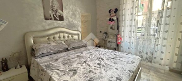 2 bedrooms Apartment in Naples, Italy No. 33963 11