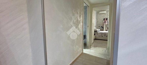 2 bedrooms Apartment in Naples, Italy No. 33963 10