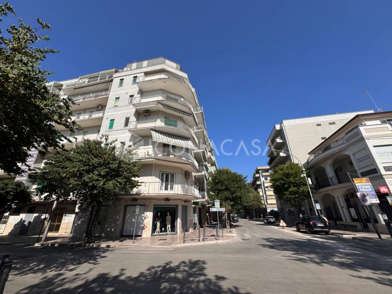 Apartamento de 4 habitaciónes en Cerignola, Italy No. 373859