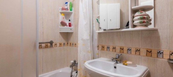 4 bedrooms House in Guia, Portugal No. 191680 15