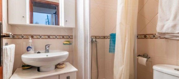 4 bedrooms House in Guia, Portugal No. 191680 23