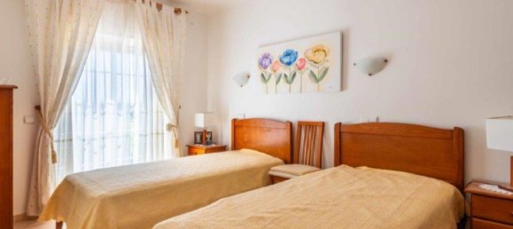 4 bedrooms House in Guia, Portugal No. 191680 22