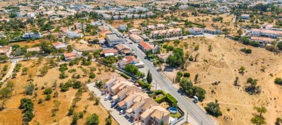 4 bedrooms House in Guia, Portugal No. 191680 7