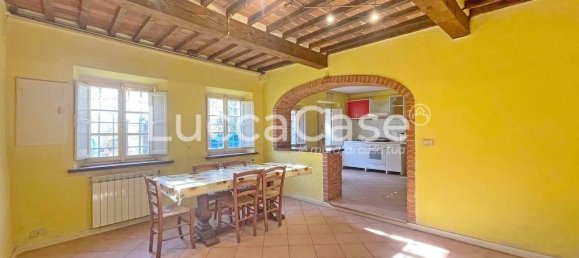 2 bedrooms House in Lucca, Italy No. 137680 4