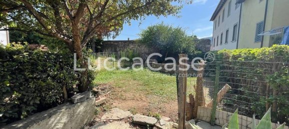 2 bedrooms House in Lucca, Italy No. 137680 3