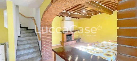 2 bedrooms House in Lucca, Italy No. 137680 8