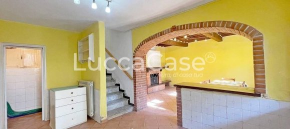 2 bedrooms House in Lucca, Italy No. 137680 5