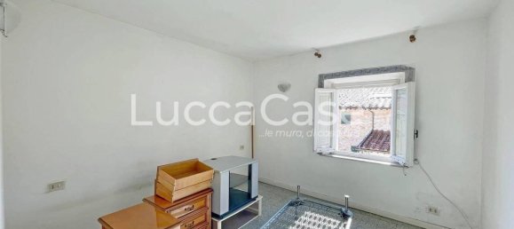 2 bedrooms House in Lucca, Italy No. 137680 24