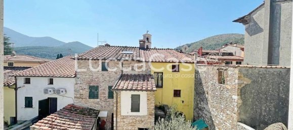 2 bedrooms House in Lucca, Italy No. 137680 10