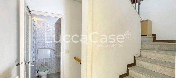 2 bedrooms House in Lucca, Italy No. 137680 22