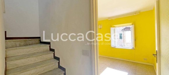 2 bedrooms House in Lucca, Italy No. 137680 21